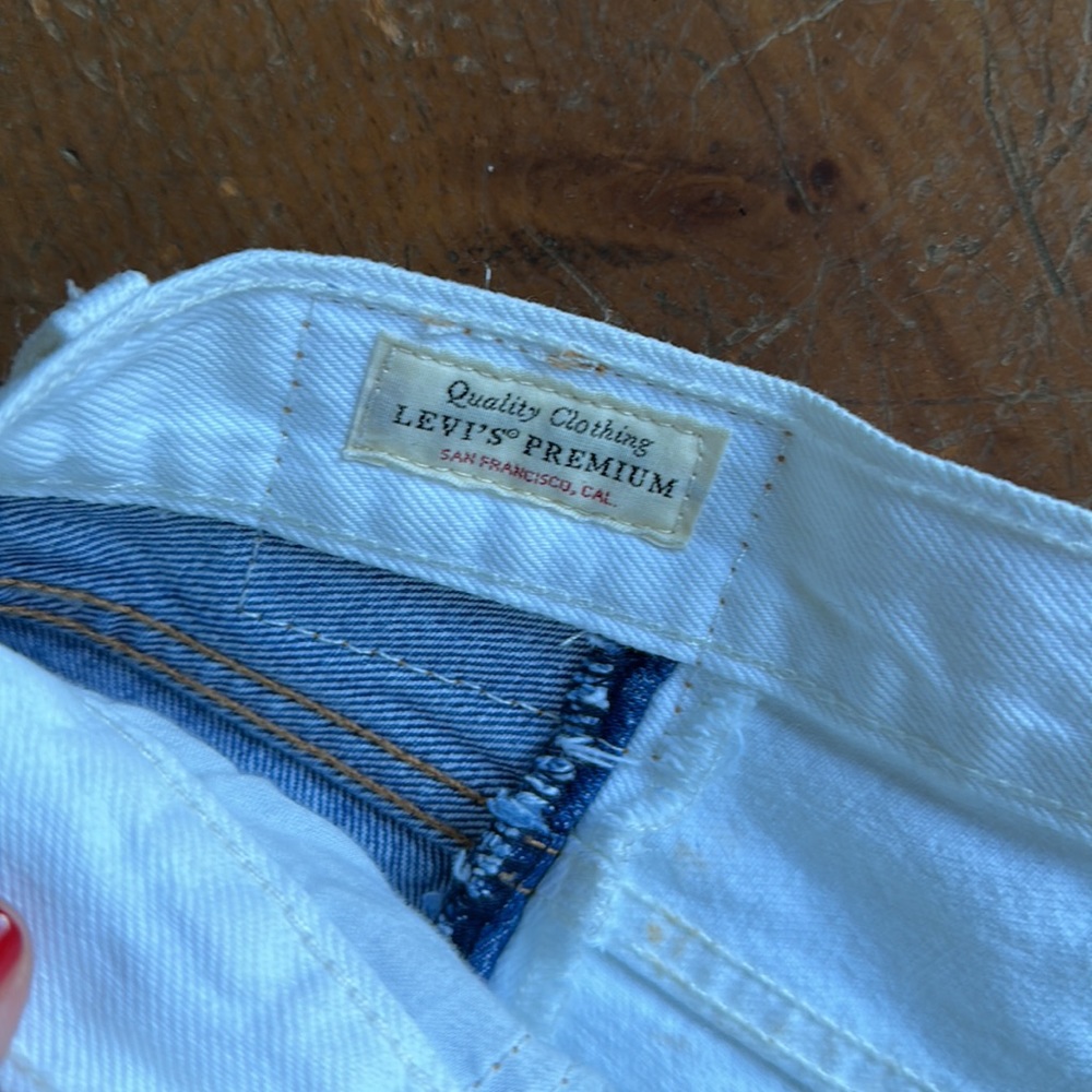 levi Short - Picture 3 of 4